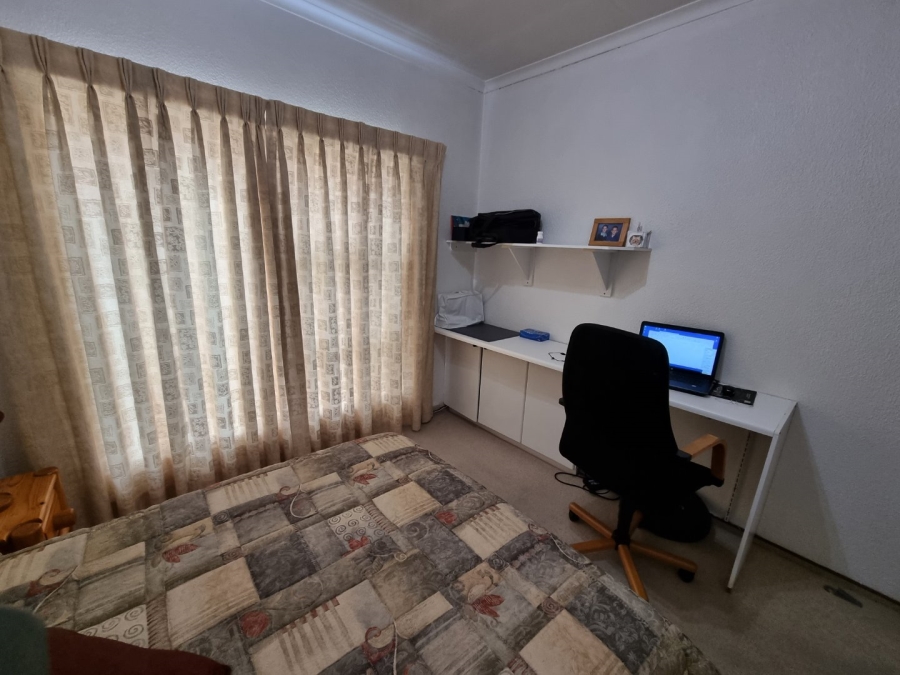 2 Bedroom Property for Sale in Vaalpark Free State